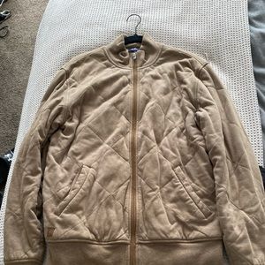 Facconable zip up sweater